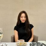 Jung Yu-ji Instagram - 🖤🫶🏼