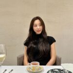 Jung Yu-ji Instagram - 🖤🫶🏼