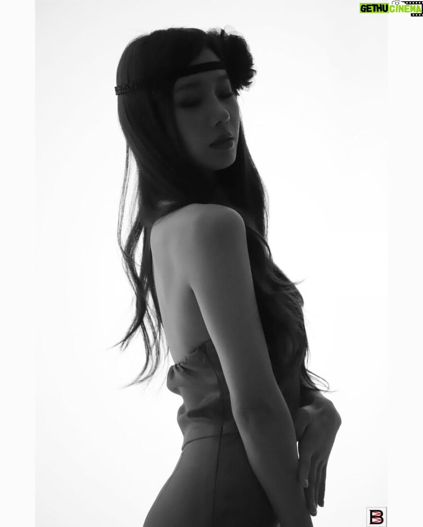 Jung Yu-ji Instagram - #뮤지컬시스터즈 프로필 비하인드 컷🌹