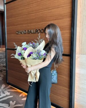 Jung Yu-ji Instagram - 💜💜