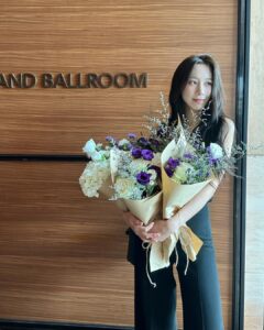 Jung Yu-ji Instagram - 💜💜