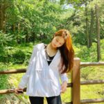 Jung Yu-ji Instagram - 뙤약볕에 시커먼스가 되어도 더위에 헤롱헤롱 거려도 행복했다🥰 함께 해준 내 천사들 넘 고맙습니다🤍 여기 아크 보호소에 있는 아이들 모두 입양해줄 가족을 찾고 있습니다! 중 대형견 정도 되는 아이들이고 착하고 애교 많고 성격 좋은 아이들도 많고 소심하고 사람을 아직도 무서워 하는 친구들도 꽤 있습니다. 그래도 대부분 조금 같이 있다 보면 마음을 열어요☺️ 관심 있으신 분들 입양문의와 봉사문의는 @ark_animalrightskorea 이곳으로 하시면 됩니다❤️ 아크 보호소 ARK