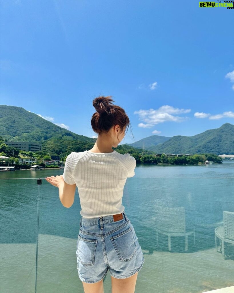 Jung Yu-ji Instagram - ☁️☀️