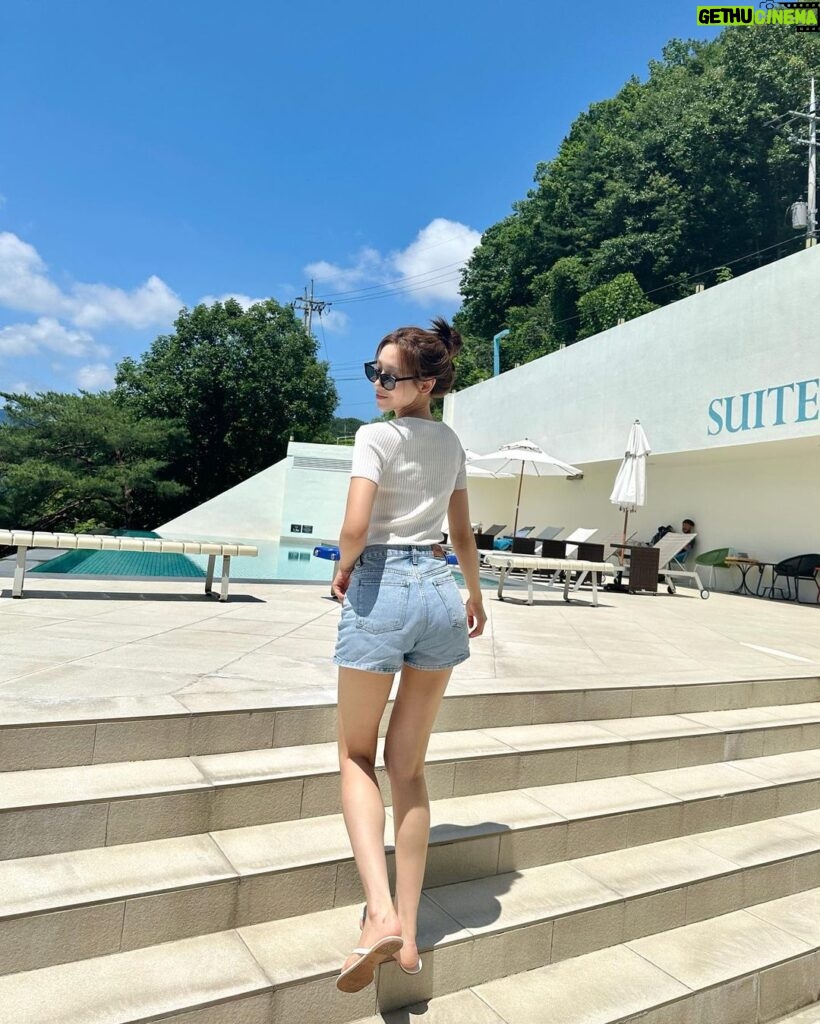 Jung Yu-ji Instagram - ☀️