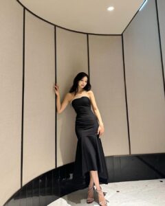 Jung Yu-ji Instagram - 🖤
