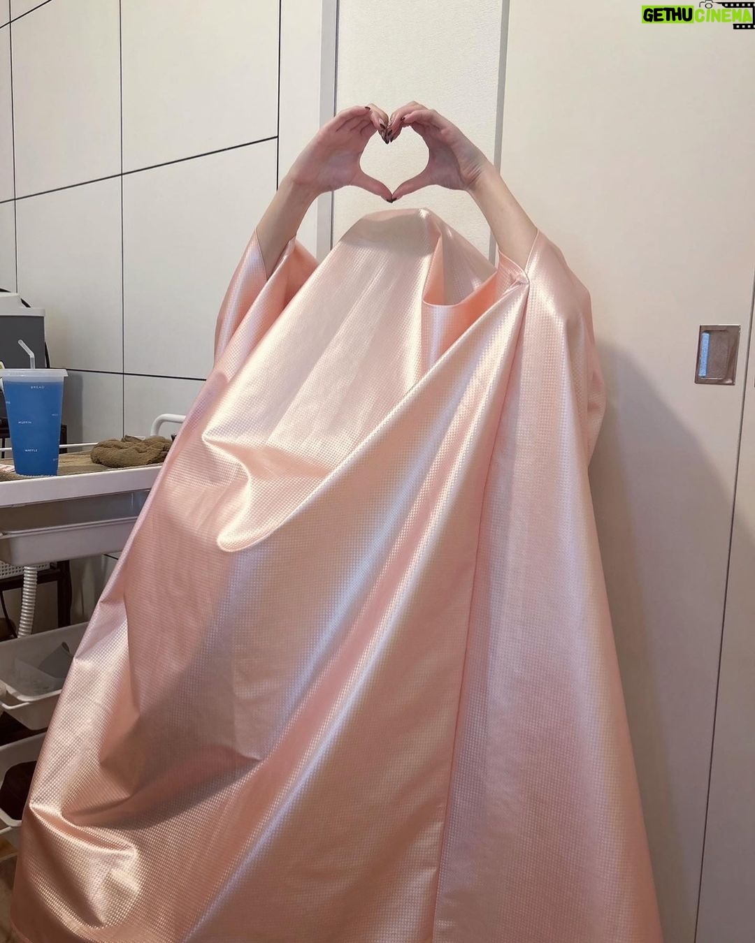 Jurina Matsui Instagram - よもぎ蒸しでいい汗かいたよ🧖🏻♀️🌿 最後の写真の私サウナ並みにととのってる〜🫣♨️ 健康で美しい自分になってみんなに会うためにしっかりケアを続けますね❤️✨ リフレッシュやメンテナンスをする時間の大切さにやっと気づくことができました🥹👏 よもぎ蒸しもフェイシャルケアも脱毛も全部プライベート空間でできるのが素敵すぎる🫶🏻🫶🏻🫶🏻 よ〜し女子力あげるぞ〜👠✨ @calla_lily_nagoya #よもぎ蒸し #ととのい #名古屋 #東区 #よもぎ #サウナ #温活 #フェイシャル #エステ #脱毛 #美容 #健康 #healthcare