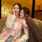 Jurina Matsui Instagram - สุขสันต์วันเกิดคะ🎂✨ ดีใจที่ได้เจอกันที่ประเทศไทย🫶🏻 คิดถึงประเทศไทยคะ🥺❤️ I met my friends in thailand❣️ I love you both😍 タイに行ったときに 大好きなお友達に会えました❤️ 兄妹でご活躍されていてとっても優しいお二人😍 名古屋のお土産喜んでくれて嬉しかった❣️ 実は…お兄ちゃんのMekさんは昔から珠理奈推しでいてくれたみたい🤭✨ ขอบคุณ ค่ะ🙏❤️ #thai #bankok #タイ #バンコク #aichi #nagoya #japan #愛知 #名古屋 #小倉サンド #どらやき #ขอบคุณ #รัก #ชอบ #อร่อย #love #friends #hbd Katana Shabu & Japanese Dining