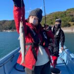 Jurina Matsui Instagram - 釣りびと万歳🎣💕 初のカマス釣りハマりました✨ 今年はたくさん釣りできますように🙏 教えてくださった海苔さんに感謝です🎵 #釣り #釣りガール #魚釣り #海釣り #船釣り #カマス #魚 #大漁 #三重 #フィッシング #fishing #fishingtrip #lovefishing #saltlife #instafish #boating #ocean #🎣 #🐟