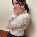 Jurina Matsui Instagram - ホワイト珠理奈👼？ダーク珠理奈😈？ あなたはどっち？笑💕 Which do you like？💋 #最近の衣装 #ootd #dressy #dress #shirt #skirt #white #black #gray #accessory #earring #ring #necklace #LANVINenBleu #ランバンオンブルー #ダイアナ #diana #👠 #👗 #👼 #😈 #素敵なクリスマスを #🎄 #🎅