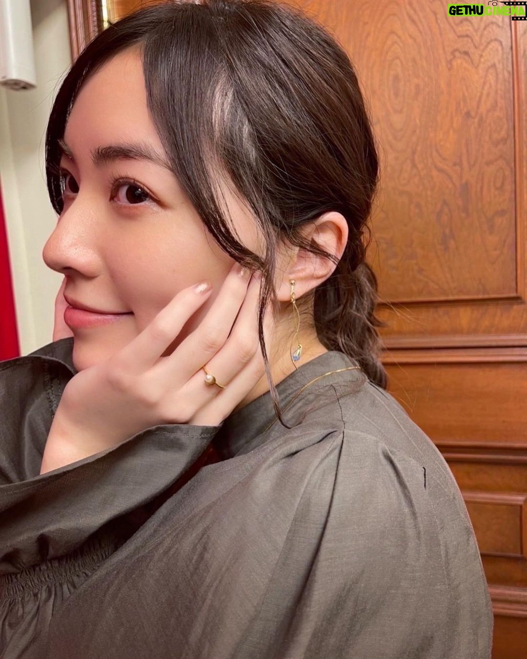 Jurina Matsui Instagram - ホワイト珠理奈👼?ダーク珠理奈😈? あなたはどっち?笑💕 Which do you like?💋 #最近の衣装 #ootd #dressy #dress #shirt #skirt #white #black #gray #accessory #earring #ring #necklace #LANVINenBleu #ランバンオンブルー #ダイアナ #diana #👠 #👗 #👼 #😈 #素敵なクリスマスを #🎄 #🎅