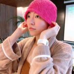 Jurina Matsui Instagram - 劇場デビュー15周年☺️🎉 いつも味方でいてくれてありがとう🧡💚 そしてサウナデビュー1年なんです〜🧖🏻‍♀️👏 記念に初サウナハット姿を💝 赤ちゃんみたいって一緒に入ったいとこのお姉ちゃんに言われた👶🏻🍼笑 珠理奈初心に帰りました🫡✨ ちなみに… 今日は、劇場に行きたい気持ちを抑えて銭湯で過ごした15周年でした♨️✨ 気持ちよかったよ〜🫶🏻🫶🏻🫶🏻 サウナやお風呂で心と身体を整えて「目指せ20周年‼️」 の気持ちで楽しみながら活動したいと思います😉✨ 20周年を迎えるときは、 何か大きなことができたらいいな〜🎤🌠 サウナは、健康のために週2ペースで行ってるんだけど… いつかサウナグッズも作ってみたいなぁなんて🙏✨ みんな使ってくれるかしら〜？🫣♨️❤️ あ‼️いつかスーパー銭湯でのライブもしてみたいなぁ😍😍😍 @the.class_sauna @imabaritowelofficial #15周年 #anniversary #サウナ #サ活 #サウナ女子 #サウナイキタイ #サウナハット #今治タオル #銭湯 #お風呂 #sauna #bathtime #赤ちゃん #baby