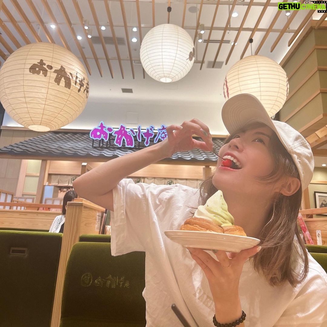 Jurina Matsui Instagram - 抹茶シロノワールでらうまい🤤 みんな大好きコメダ珈琲の姉妹店 💚おかげ庵💚 みんなも行ってみや〜🤭✨ 抹茶好きお団子好きにはたまらん🍵🫶🏻🍡 きしめんも美味しいからいつも食べすぎちゃうの😂 いっぱい動いていっぱい食べていっぱい寝て回復です🥺❤️ #愛知 #名古屋 #栄 #地元 #名古屋カフェ #名古屋グルメ #おかげ庵 #喫茶店 #シロノワール #コメダ珈琲 #モーニング #抹茶 #抹茶スイーツ #和菓子 #団子 #きしめん #愛知観光 #名古屋観光 #名古屋飯 コメダ珈琲店 栄・広小路店