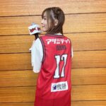 Jurina Matsui Instagram - ユニフォームと珍しい髪型🏀❤️🐻 JURINA 17😍😍😍 #バスケ #ユニフォーム #basketball #bリーグ #三遠ネオフェニックス #勝利 豊橋市総合体育館