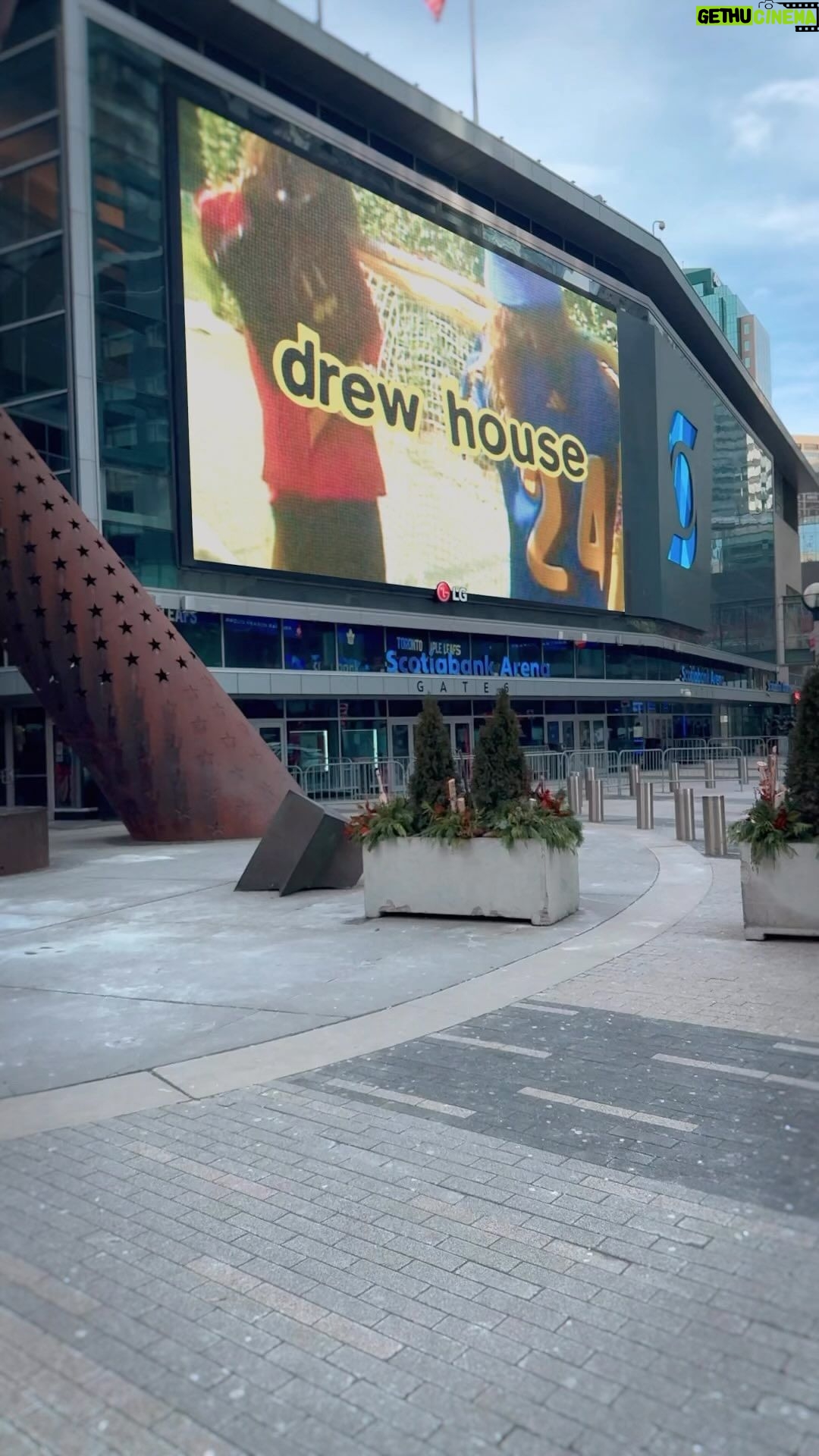 Justin Bieber Instagram - @nhl @drewhouse