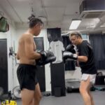 Justin Cheung Instagram - 姿勢改善咗輕身咗速度快咗，但要再轉多啲膊、轉腰、蹬腳㬹，仲有排練，紀錄一下。 Thx coach @jason_583 sponsored by @wdt_fightgear #變成習慣之後再變成興趣 #手高手高手高 #攻完之後記得要守 WhiteDragon Club
