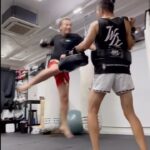 Justin Cheung Instagram - 星期一，來一個「superman punch 🥊 」吧。 Thx coach @jason_583 camera by @mr.mmeelloo Sponsor by @wdt_fightgear WhiteDragon Club