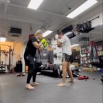 Justin Cheung Instagram - 「度招」永遠最好玩，辛苦晒教練 @jason_583 陪我癲，「上靶」個個都識做，但「下靶」往往先係穩穩接實你同支持你上去嘅一個。 Sponsored by @wdt_fightgear Camera by @ksymelody #身體開始適應 #互相信任先可以跳得更高 #我自己感覺好似就嚟掂到天花板 WhiteDragon Club