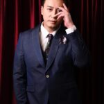 Justin Cheung Instagram - 都有一段時間冇正正式式斯斯文文執到正正咁影過一輯相。 Thank you @grandpafashionhouse Photo by @bobby.c.p #啲西裝禮服相當出色 #建議有需要可以上去望一望 #話我老友係聲大哥應該有折 Grandpa Fashion House