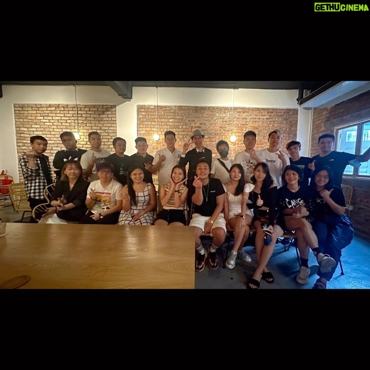 Justin Cheung Instagram - 多謝大馬嘅觀眾朋友出席見面會,我知道有大選關係好多朋友都返咗去自己地方投票,唔緊要啦我哋下次再gather過,而出席到嘅朋友容許我衷心說聲謝謝,知道你哋好多都花咗好多時間先嚟到,I love you all🫶 其實希望呢三個小時嘅互相分享能夠令大家都有另類收獲,亦希望大家明白一部電影嘅誕生係有幾困難。 幫我一個忙分享出去,每部電影上映嗰陣都去戲院買飛入場支持下,好嘅讃唔好嘅鬧,因為好多時觀眾嘅意見係好重要,亦同時令票房收入好啲對投資方有交代,咁就可以繼續提升電影質素以及令電影業生生不息。 最後,再次多謝聽咗我三個鐘「棟篤笑」式嘅分享,講真我都好似未試過連續講咁耐嘢,亦證明咗聲大哥人前人後都係咁痴線。 我相信好快,會再次同大家見面🤘🏿 #J聲國際大馬分部 #我兌現左承諾臨走之前一定同大家見面 #RememberStayRealAndDownToEarth Kuala Lumpur, Malaysia