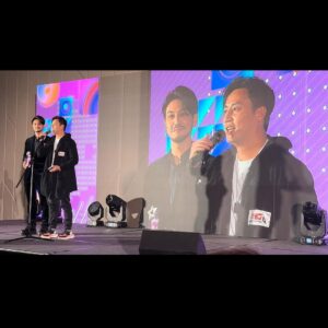 Justin Cheung Instagram - 賀🎊 《逃獄兄弟》系列於今晚舉行2022「AEG娛樂人氣王」頒獎禮中分別獲得 - 
「人氣網絡電影」
「人氣網絡角色」 譚耀文 飾「滾筒」
「矚目男演員」張建聲及栢天男🎉🎉🎉🎉🎉

監製伍健雄及黃子桓、導演麥浩邦、主演之一張建聲和栢天男今晚都特意出席是次頒獎禮，譚耀文因工作未能出席，但亦很感激投票支持的網民，特意拍了一條短片現場播放多謝大會頒贈獎項！🥰

想欣賞《逃獄兄弟》系列，現已於Disney+上架，大家千萬不要錯過！🙌🏻🙌🏻

@wongec1102 @ngkinhung @hopong_mak @tamyiumanpatrick @mr.adampak