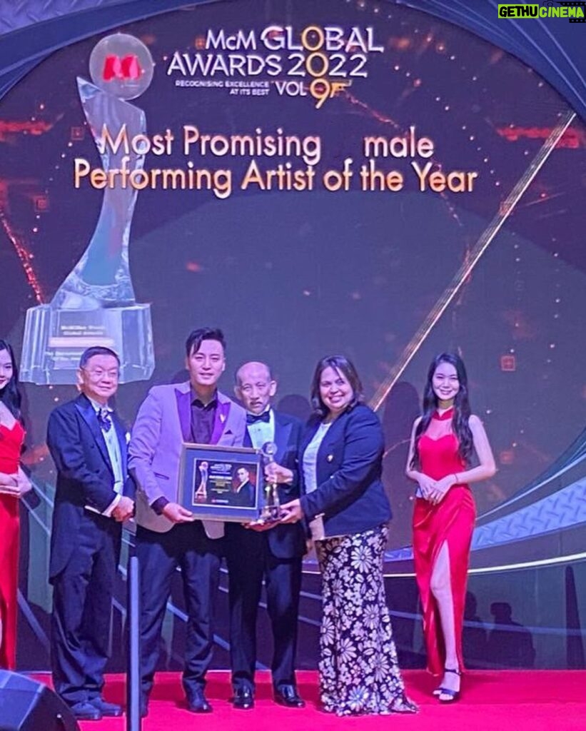 Justin Cheung Instagram - It’s my honour to get this award from @mcmillanwoods_globalawards . I’ll keep working hard on it🎬 #mcmillanwoodsglobalawards2022 #AsiaPacificMostPromisingMaleActorOfTheYear #ActorRoad Shangri-La Kuala Lumpur