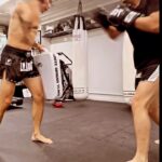 Justin Cheung Instagram - 練「低掃」同「拍膝」，甘甘地但值得。 Thx coach @jason_583 Camera by @mr.mmeelloo Sponsored by @wdt_fightgear #留意jason揸靶嗰幾下虎尾腳 #卸走晒我用腳低掃啲力 #有血有汗實得嘅 WhiteDragon Club