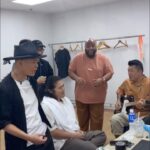 Justin Lo Instagram – And I thot I m the singer…