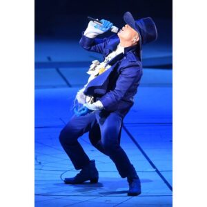 Justin Lo Instagram - 嗰兩晚你哋嘅掌聲、歡呼聲，到呢刻我仲回味緊，多謝你哋成就了《MY BEAUTIFUL CURSE演唱會2019》，感激每個有份付出嘅單位。

中山、悉尼嘅朋友，我哋好快可以見面喇！

#側田 #JustinLo 
#MyBeautifulCurse
#側田演唱會2019 📷 @locatherine112