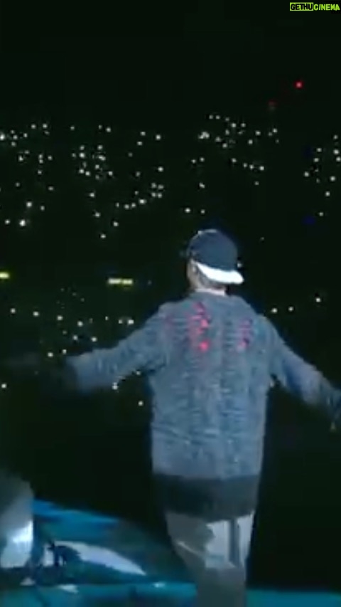 Justin Lo - 1.7K Likes - 回憶煨兩年才入味的
兩年的時間,不會令我失去我對音樂和你們的「愛的習慣」
Thank u @welbyChung , papajay for the footage and @shiutszyue for editing.
陸續有來...