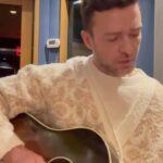 Justin Timberlake Instagram – Still getting over the flu which makes it silly to sing so excuse the raspy voice but messing around with an acoustic version of SELFISH. 🎶