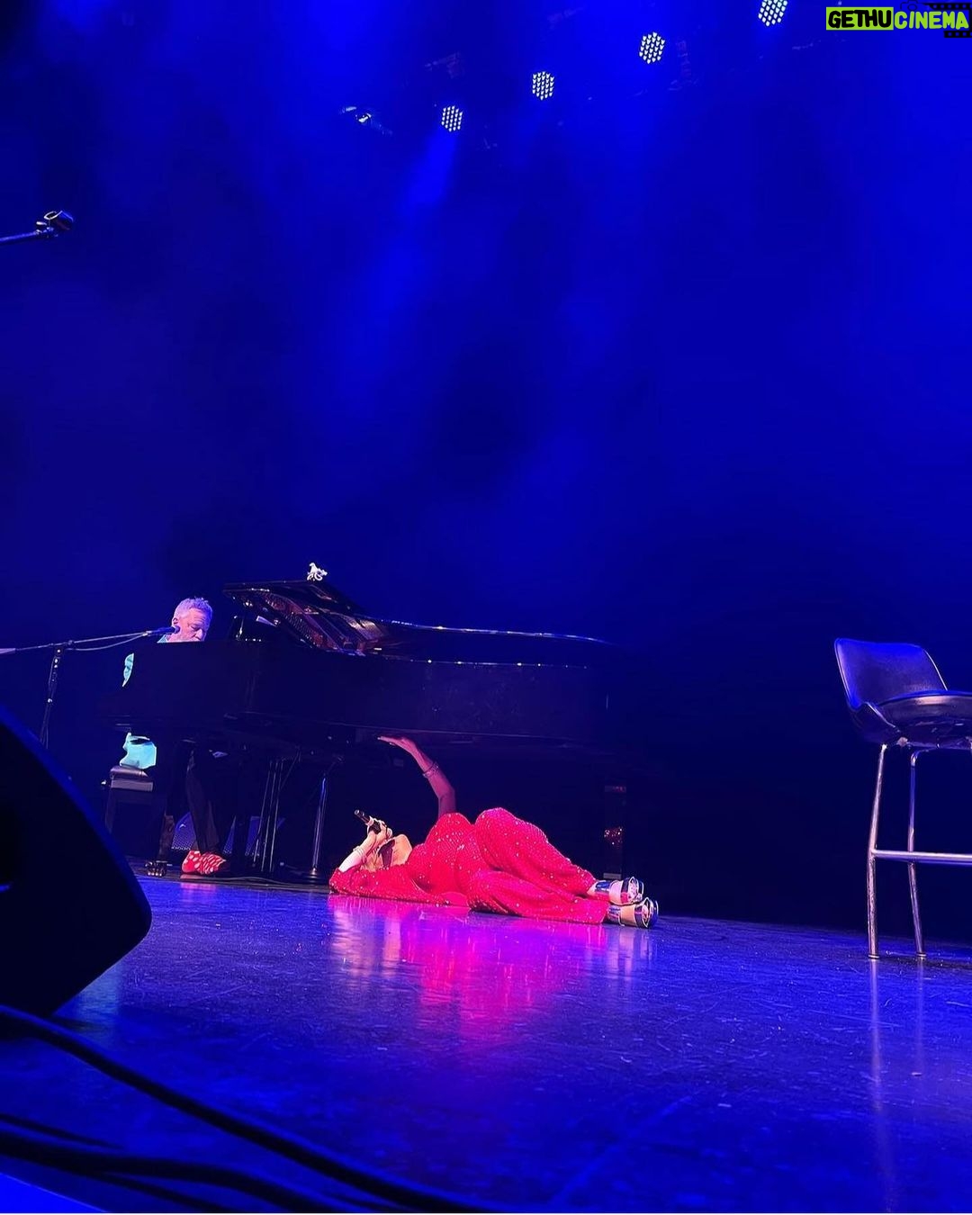 Justin Vivian Bond Instagram - LOS ANGELES!!! We’re closing out our tour in you tomorrow (Saturday Dec. 16th) at @thewiltern. Lord knows we may never get another Christmas so let’s make like Ordinary People and have the best year ever, Conrad! 💋❄️🎄 See you tomorrow. Tix link up in the chimney. ♥️ Wiltern Theatre