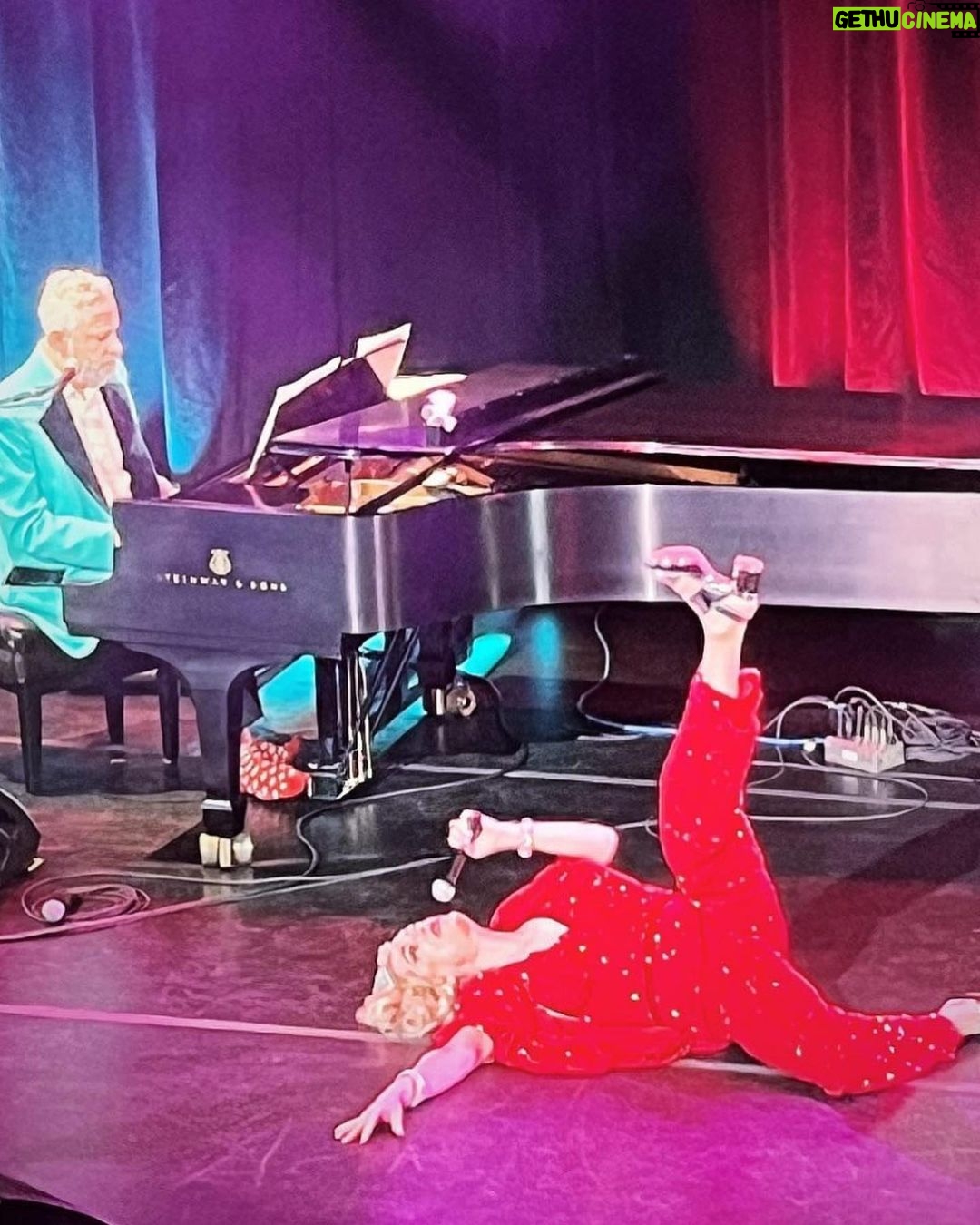 Justin Vivian Bond Instagram - Having such a blast on this Kiki & Herb Tour! Chicago tonight, then Dallas, Austin, SF, ending up in Los Angeles next Saturday! Meanwhile I’m also gearing up for my solstice shows at @joespub Dec 19-Jan 7! Then Mother is taking a long holiday! Tix for all. You know where. Photos: @jasoneagan @zjordan @jetsetbaxter @elizabethkoke @recluseastrid @victorialeacockhoffman