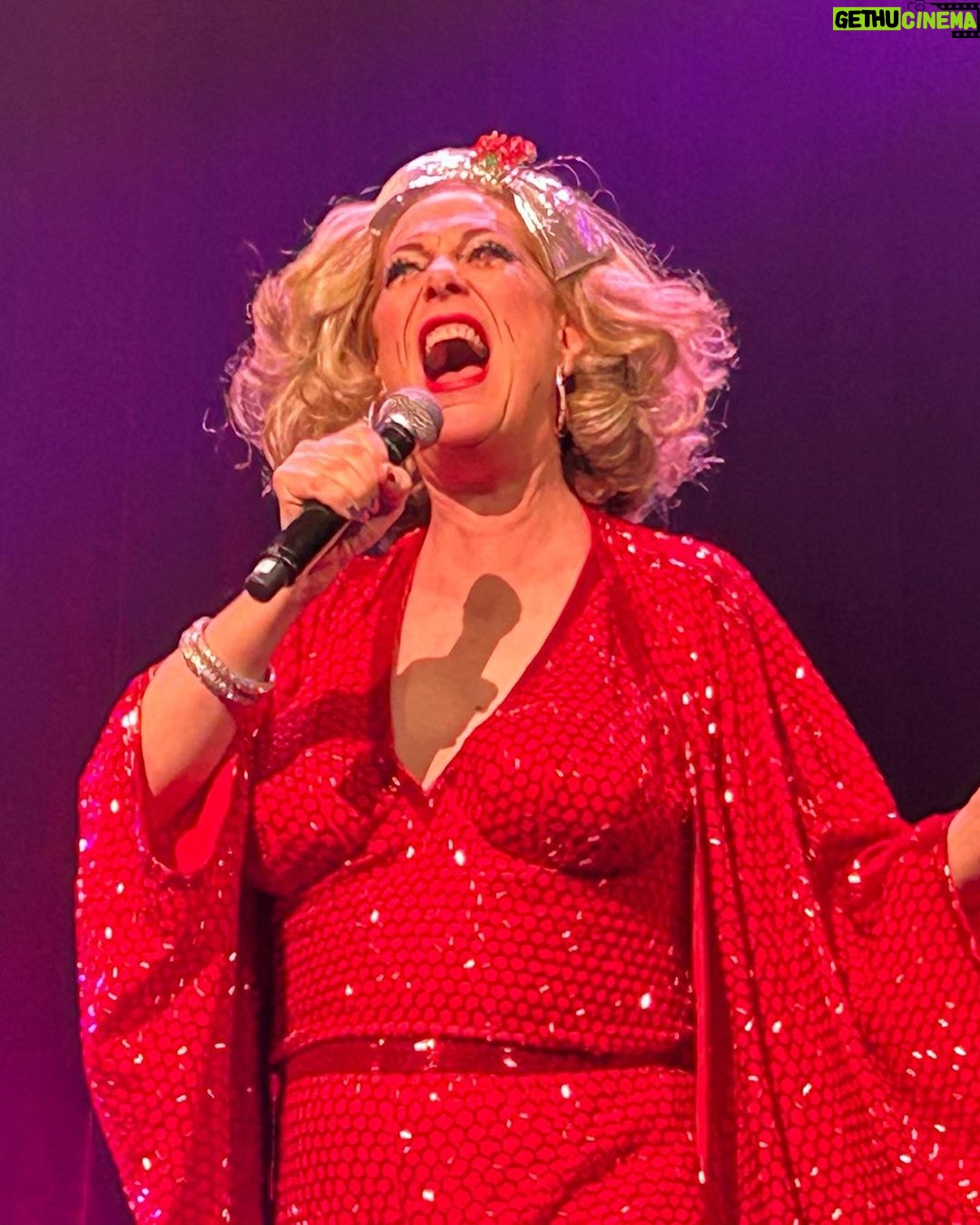 Justin Vivian Bond Instagram - Having such a blast on this Kiki & Herb Tour! Chicago tonight, then Dallas, Austin, SF, ending up in Los Angeles next Saturday! Meanwhile I’m also gearing up for my solstice shows at @joespub Dec 19-Jan 7! Then Mother is taking a long holiday! Tix for all. You know where. Photos: @jasoneagan @zjordan @jetsetbaxter @elizabethkoke @recluseastrid @victorialeacockhoffman