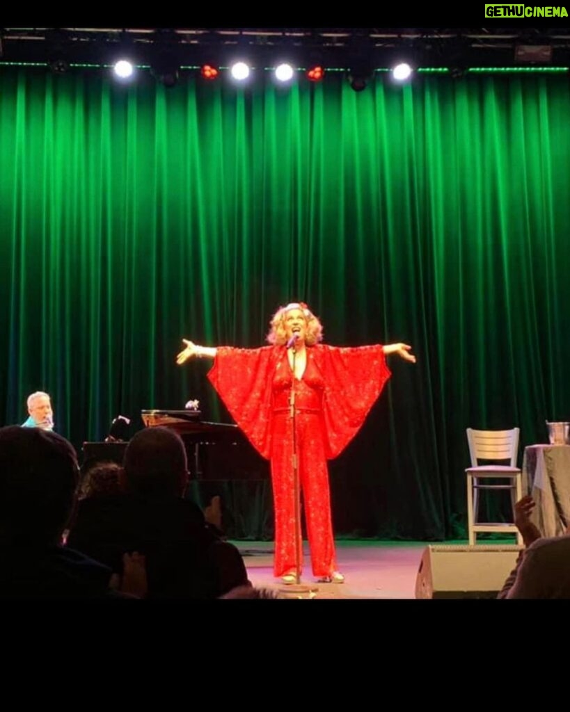 Justin Vivian Bond Instagram - Having such a blast on this Kiki & Herb Tour! Chicago tonight, then Dallas, Austin, SF, ending up in Los Angeles next Saturday! Meanwhile I’m also gearing up for my solstice shows at @joespub Dec 19-Jan 7! Then Mother is taking a long holiday! Tix for all. You know where. Photos: @jasoneagan @zjordan @jetsetbaxter @elizabethkoke @recluseastrid @victorialeacockhoffman