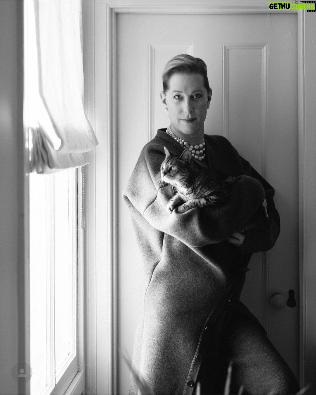 Justin Vivian Bond Instagram - Icing (Dec 19-21 & Jan 5-7) Because my mom was diagnosed with terminal cancer three days before Christmas last year I’m doing my annual holiday show a little differently this time. I can’t face working on December 22 so I’m splitting it up and doing three days over the solstice and three days after the arrival of the new year. It’s going to be a celebration of winter, the solstice, and a return to the light I’m calling ICING at @joespub. I love cake and my favorite part is the icing. One of my favorite phrases is Malgré tout je chante -Despite everything, I SING. At the beginning of this year after laying my mom to rest I immediately got back to work. My band and I created five new shows: A Julie Valentine/London Calling, Mx Viv’s Birthday Bouquet, What Have You Done For Me Legislately? (our Pride show), Sex With Strangers, and now ICING! I went on the road touring “Only an Octave Apart” with my friend @arcostanzo , and next up @kennymellman and I are preparing a new 7 city @kikiandherb tour which ends in LA December 16th ICING (Dec 19, 20, 21 & Jan 5, 6, 7) will literally be the frosting on a very tumultuous year. On January 8th I’m taking a nice long vacation. This gorgeous photo of Leather and I was taken by the extremely talented @robertlowry at The House of Whimsy for @buffalozine which was guest edited by my darling @catpowerofficial, another person who sings through it all, who I will be cheering on at Carnegie Hall on Valentine’s Day! Get your tickets to ICING and Kiki & Herb at the link tree in my bio. 🤍❄️🤍 Clothes by @loewe @jonathan.anderson The necklace was my mom’s