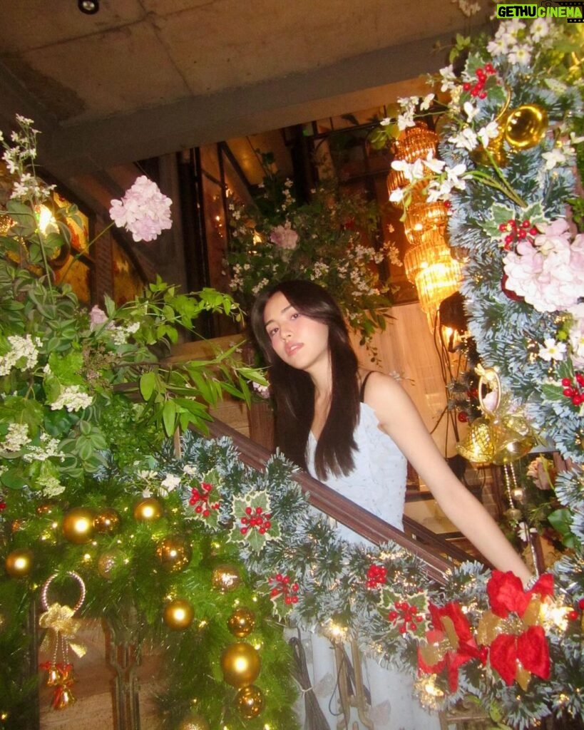 Juthapich Indrajundra Instagram - So in love with December vibes☺️🎄❤️✨ B-Story Garden Cafe & Restaurants