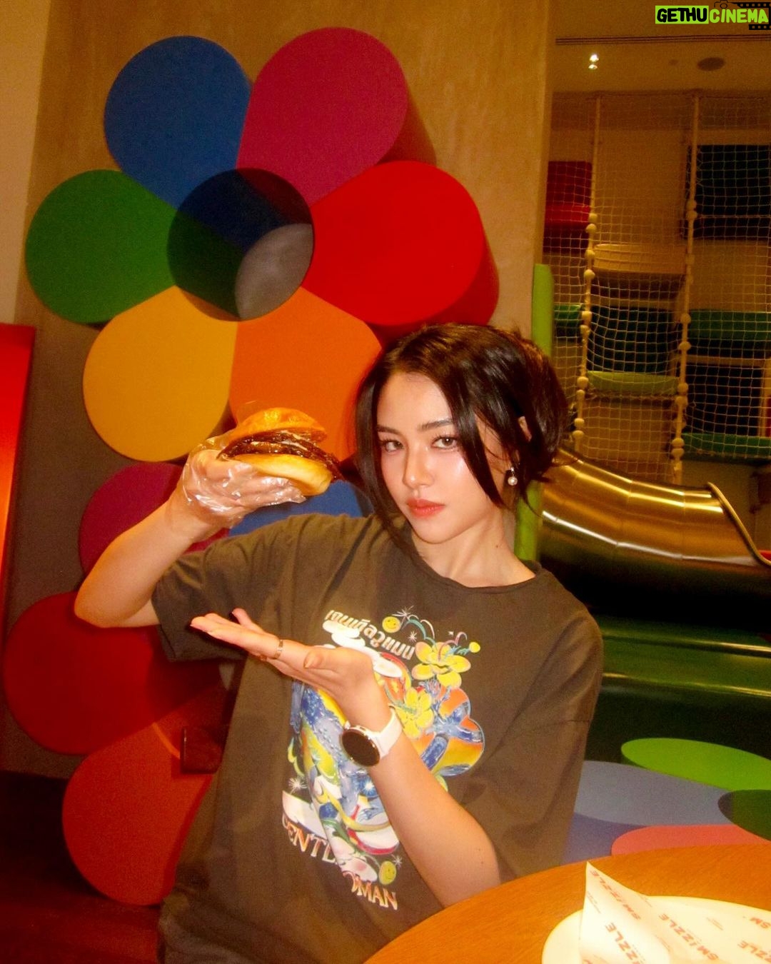 Juthapich Indrajundra Instagram - Workout hard, eat harder!😚🍔