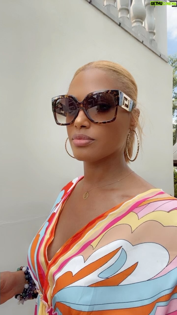 K.D. Aubert - 5.8K Likes - 🕉️🙏🏽🪷Stopped by a BUDDHIST TEMPLE in Dallas 🕉️🙏🏽🪷
📵No Shoes & No Cellphones indoors📵
#buddism #buddhist #Dallas #Texas #BuddhistTempleofDallas #MadameAubert