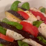 K.D. Aubert Instagram - 🍆🍆Quick & Full of Flavor!!! That’s how I like my 🍆🍆😆 I added PASTA SAUCE after. #ChefKD *1 eggplant *1 tomato * 1 mozzarella cheese * 1 handful of fresh basil * olive oil * salt * pepper Oven at 400 for 30-35 minutes 👩🏽‍🍳 If you make this be sure and TAG ME do I can see! 👩🏽‍🍳