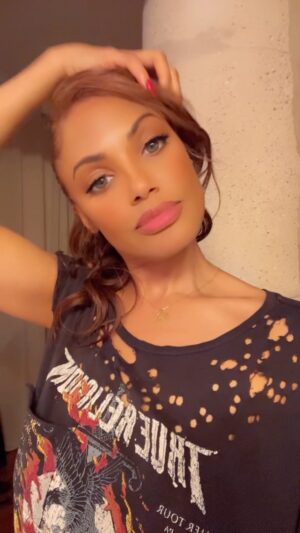 K.D. Aubert Instagram - 🎬🎬 DAY 1: NEW MOVIE 🎬🎬 3am COMING SOON! #kdstayworking  #ActressLife #SetLife #SongByMe
GLAM: @zharabella.pro @trufx 
#MadameAubert #KDaubert