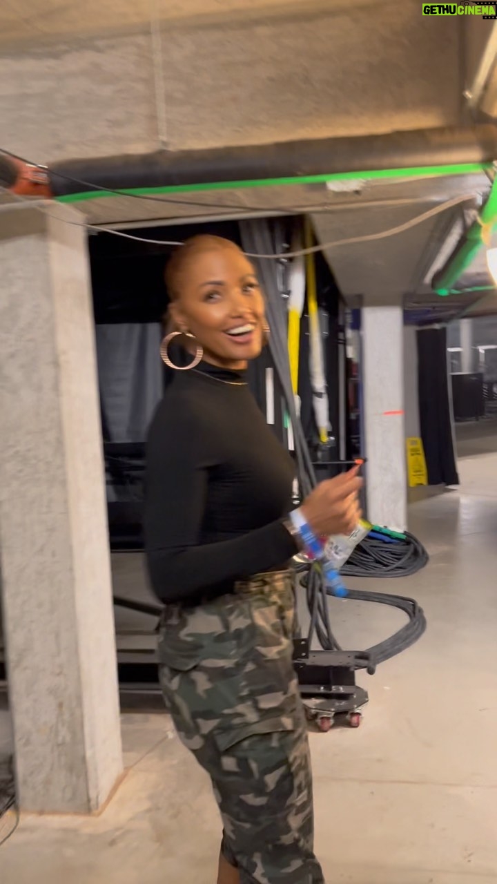 K.D. Aubert - 3.3K Likes - About Last Night!! @NewEdition concert 🎤🎤🎤🎤🎤 #BackstageLife #FortWorth #Texas My favs! @theskinnypop @fijiwater #MadameAubert #KDaubert