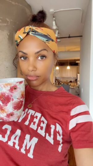 K.D. Aubert Instagram - Mozart in the morning!!!! ☕️ & 🍄 & 🎹 #MadameAubert