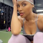 K.D. Aubert Instagram - When in Cali I always try and stop by @platinum.moval Even though I’m always in EXCRUCIATING PAIN the next day! 😆😆😆 training w/ @making_fit_fun 🏋🏽‍♀️💪🏽💦