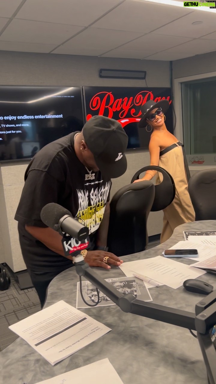 K.D. Aubert Instagram - I had soooo much fun today hanging out w/ my boy Bay Bay on @k104fm @hollyhoodbaybay πππππ Outfit: @transitionalwomanbling Purse: @nadiachellaouiofficial Hat: Harry Hines Bazaar π Shoes: @louboutinworld