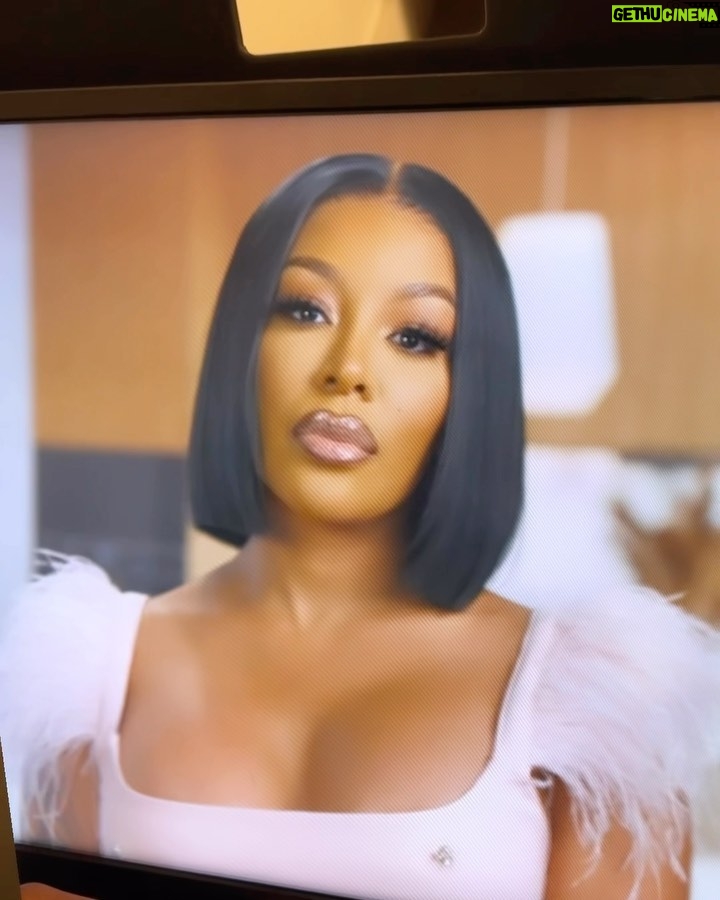 K. Michelle Instagram - What you got on me bodies and a couple years. Everybody so confused we don’t know why you here💕 #imtheproblem