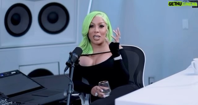 K. Michelle Instagram - Wow! Honestly the best interview I’ve done because I was able to tell my truth from beginning to end with my FAMILY @therealtank and @jvalentine The R&B money podcast is Out Now✍️❤️ @rnbmoneypodcast