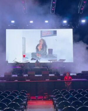 K. Michelle Instagram - Tonight made me ready for all my new shows coming up! One thing i’m gone do is perform under any circumstance! BRAND NEW SHOW, CAUSE ITS A BRAND NEW ME🙏🏽❤️ @kimberlyispuddin #chicago (DETROIT AND ROCHESTER YOUR UP FIRST JUST ME, You, and PUDDIN. Make sure y’all let me know what songs from the New Album y’all want to hear)❤️