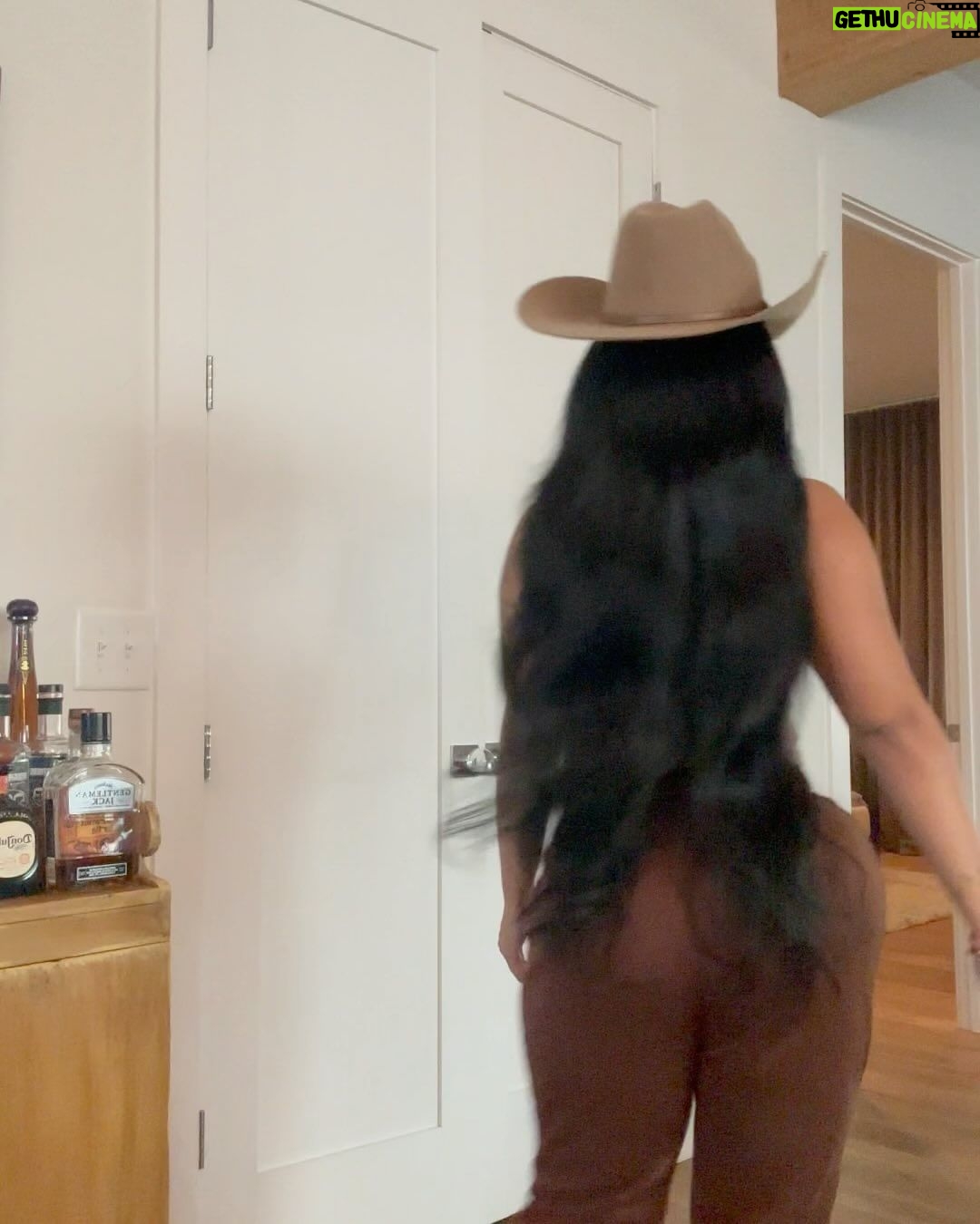 K. Michelle Instagram - Leave me out the comments, leave me out the nonsense❤️ STUDIO DAY 2 for “Puddin” @kimberlyispuddin