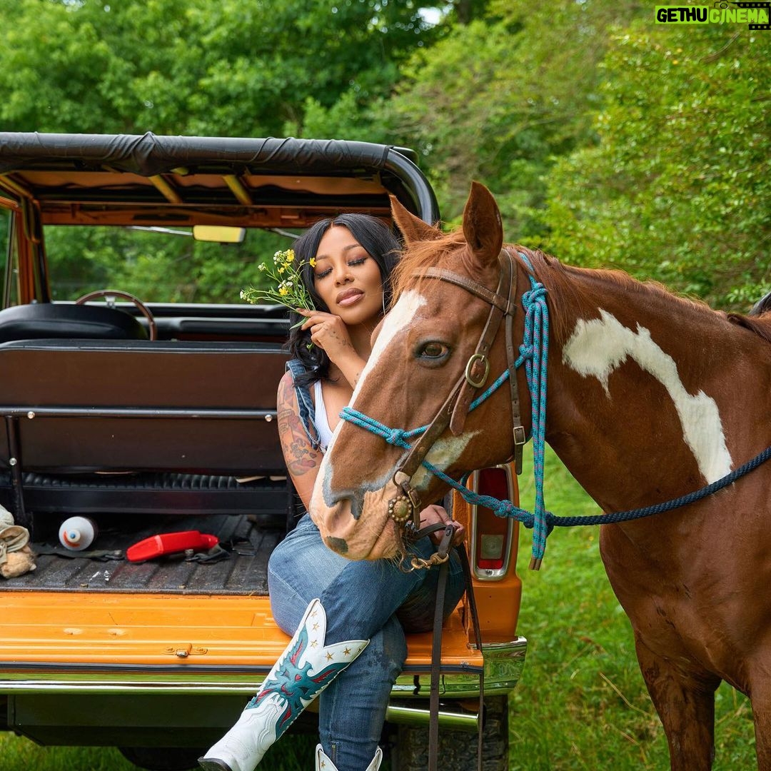 K. Michelle Instagram - Biscuit, is the only man that has stole my heart since @jackdaniels_us #I’m the problem.@kimberlyispuddin