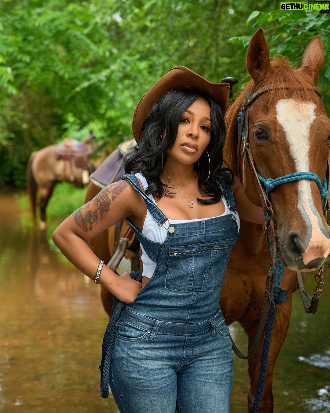 K. Michelle Instagram - Biscuit, is the only man that has stole my heart since @jackdaniels_us #I’m the problem.@kimberlyispuddin